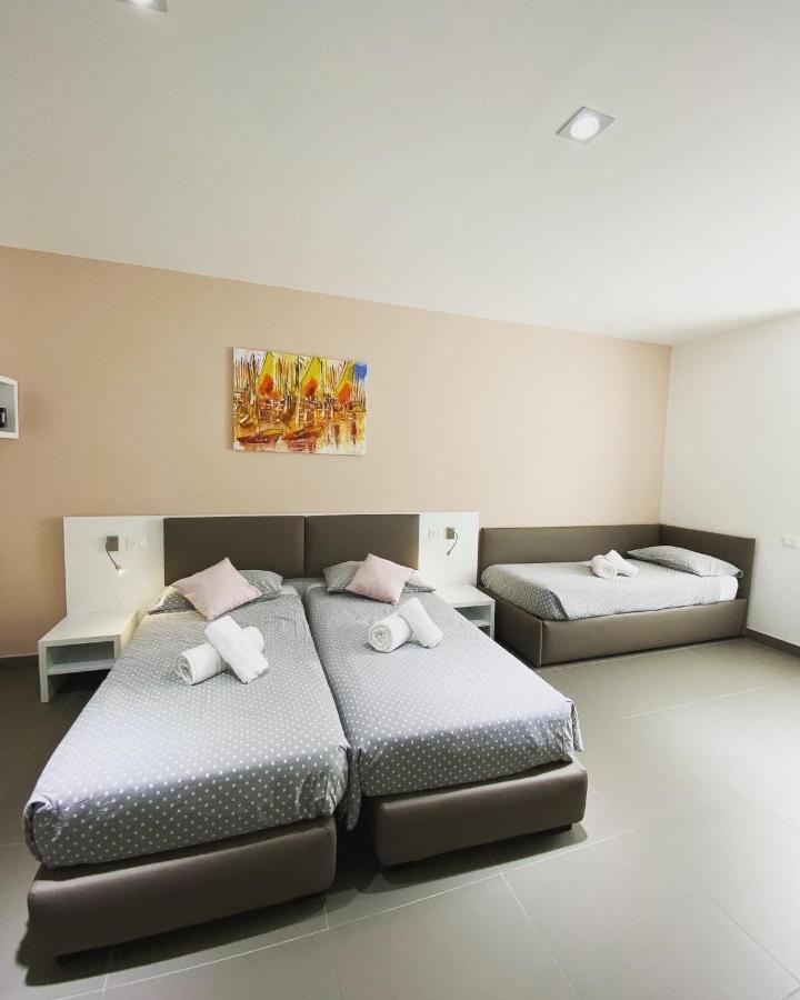 Hotel Aurora & Appartamenti Torbole Sul Garda Exterior photo