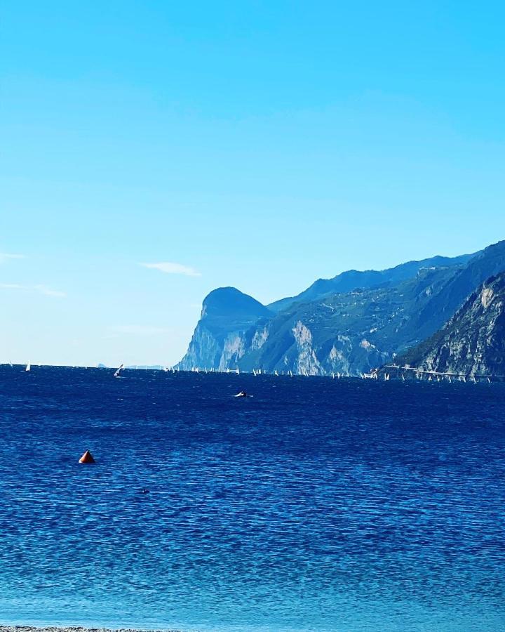 Hotel Aurora & Appartamenti Torbole Sul Garda Exterior photo